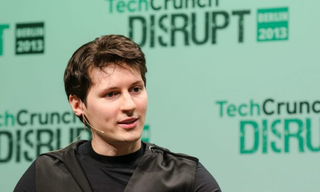CEO do Telegram deixa a prisão na França