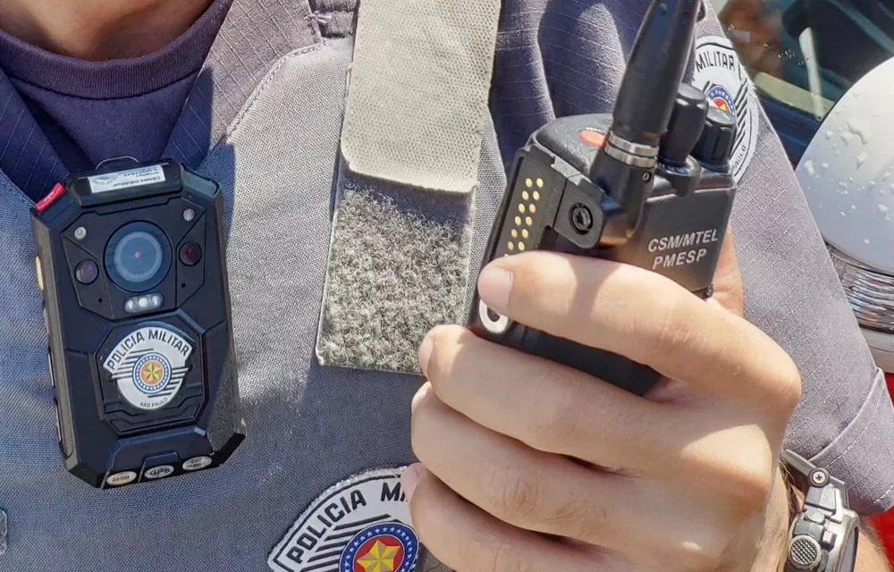 Enquete: você é a favor ou contra o uso de câmeras nos uniformes de policiais?