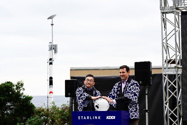 Lançamento da antena remora com satélite da KDDI