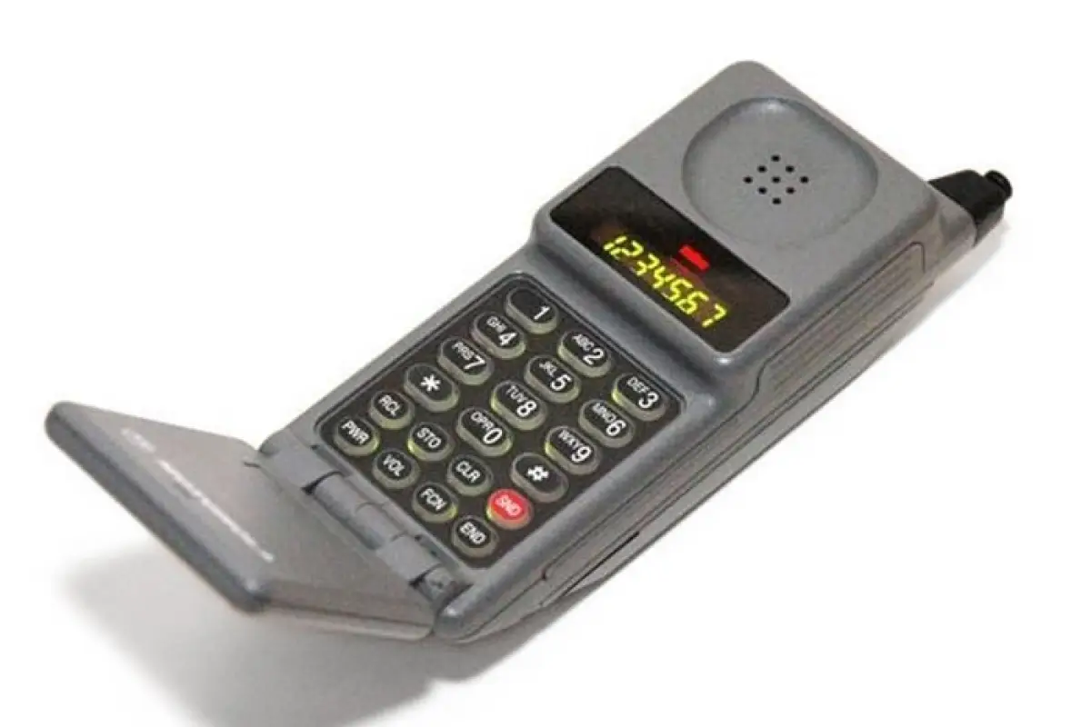 Motorola PT-550, Nokia 2280, Motorola V3 e mais: confira oito celulares  antigos que marcaram época no Brasil