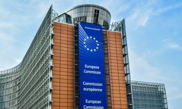 Comissão Europeia abre investigação contra X