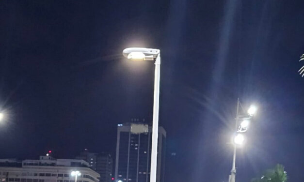 Juganu e Qualcomm instalam luminárias inteligentes na Praia de Copacabana