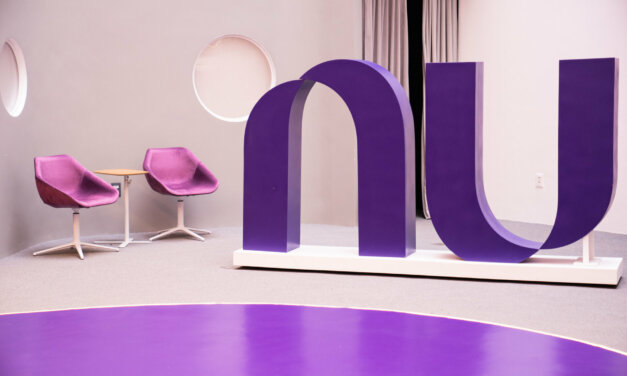 Nubank cresce em clientes, receita e lucro em 2023