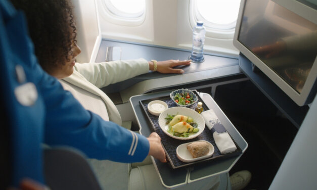 KLM usa IA para evitar desperdício de alimentos durante voos