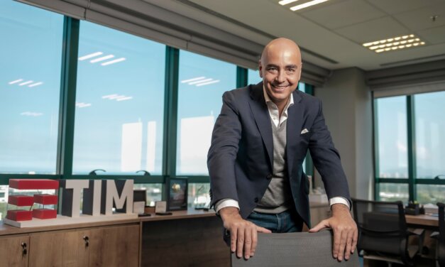 TIM: tarifaço dos EUA pode impactar preços dos smartphones