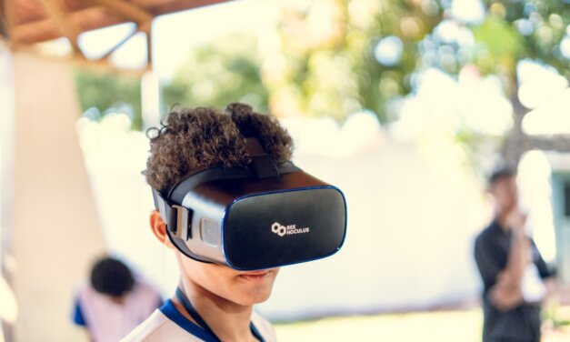 Projeto leva laboratórios com óculos VR para escolas de Goiânia