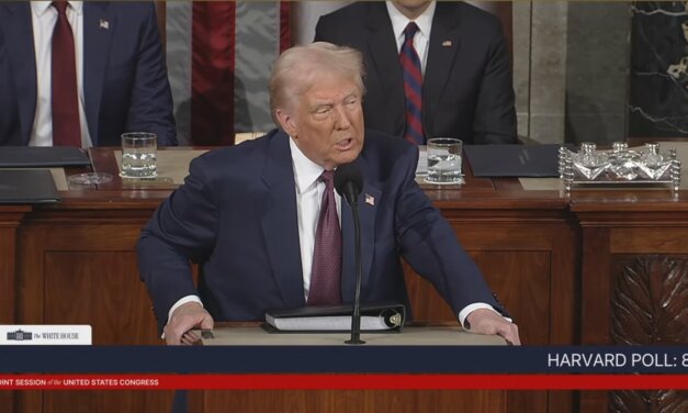 Trump defende fim de política público-privada de semicondutores nos EUA