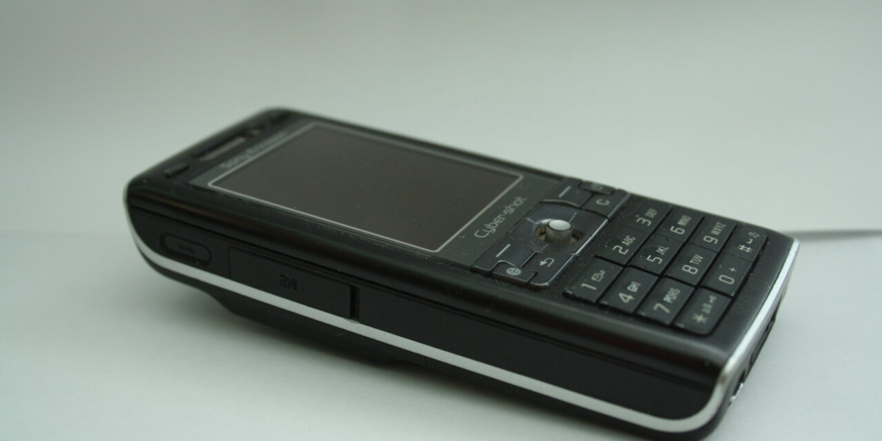Sony Ericsson K800i – o celular de James Bond em 007 Cassino Royale