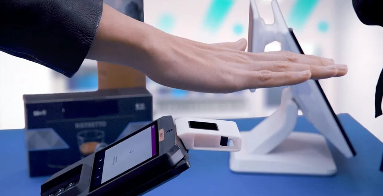 Ingenico apresenta tecnologia de pagamento por veia da palma da mão