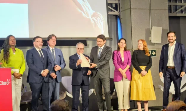 Claro, Anatel e ONU Mulheres lançam iniciativa com foco em mulheres vulneráveis