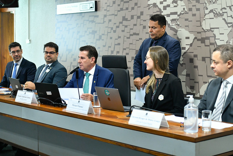 Data centers: Brasil precisa aproveitar janela de oportunidade, dizem empresas 2 data center painel foto geral magela senado