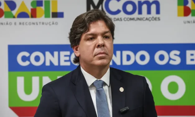 Governo faz mudanças no MCom mirando rede privativa e estatais