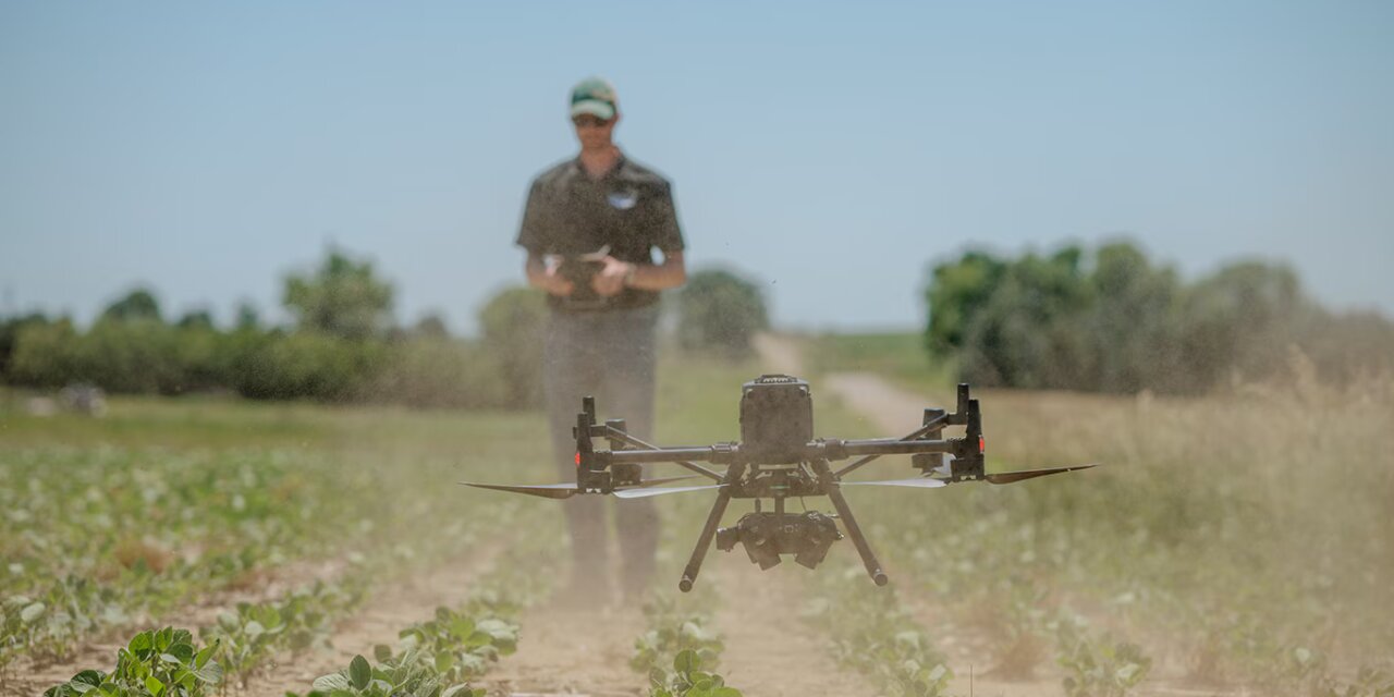 John Deere compra startup de monitoramento de campo com drones