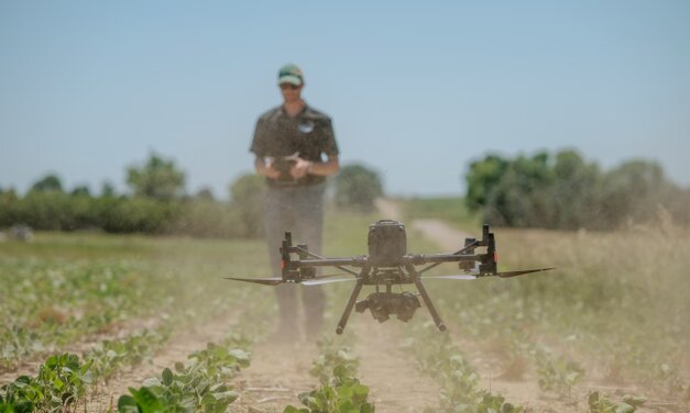 John Deere compra startup de monitoramento de campo com drones