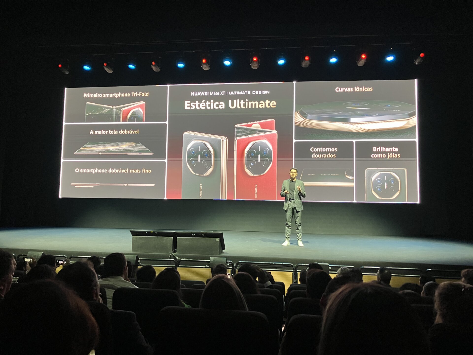 Huawei volta ao mercado brasileiro de smartophones com dobrável de três telas por R$ 33 mil