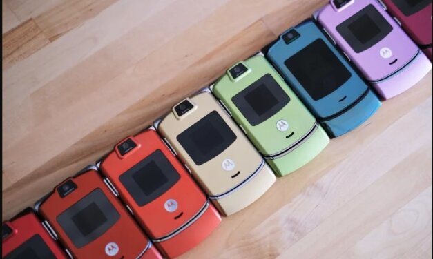 Fóssil Móvel: Motorola V3, o primeiro celular fashion