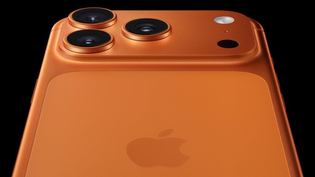 Apple; iPhone 17