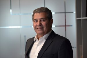 Setor elétrico aquece o mercado de redes celulares privativas 3 Alexandre Gomes, Claro