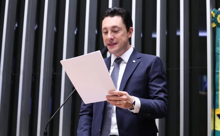 Câmara aprova projeto de lei que permite disparo de mensagens em massa de propaganda eleitoral