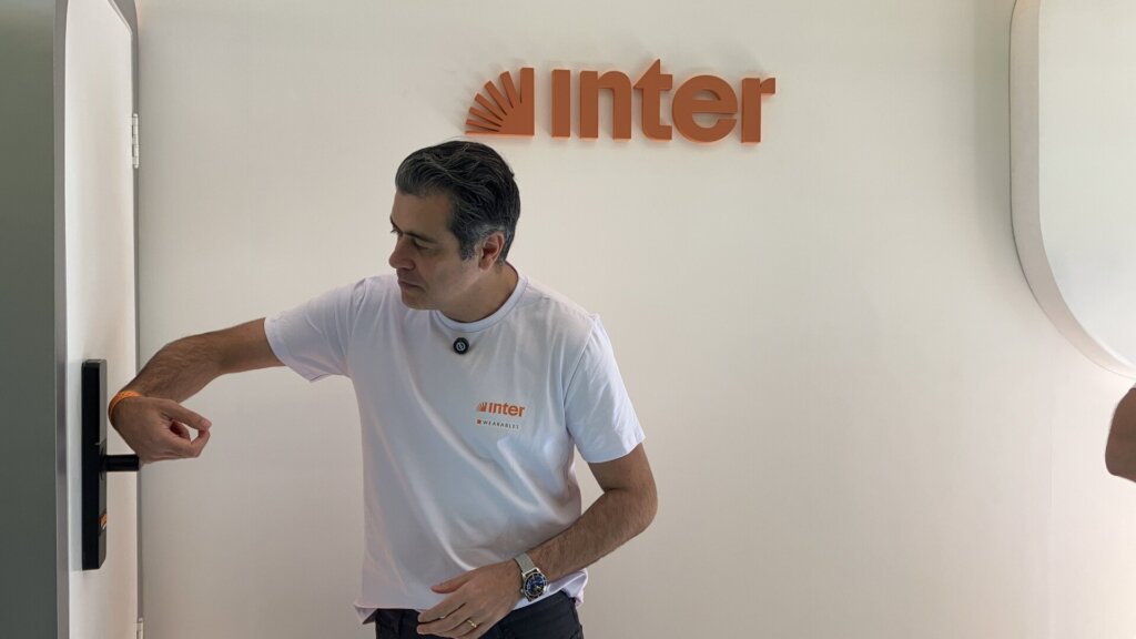 Inter lança vestíveis de pagamento para fidelizar cliente de alta renda 2 Inter, Wearables, Vestíveis, meios de pagamento