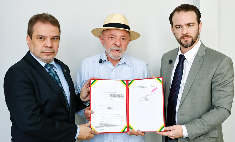 Lula assina decreto que bloqueia recursos de bets ilegais