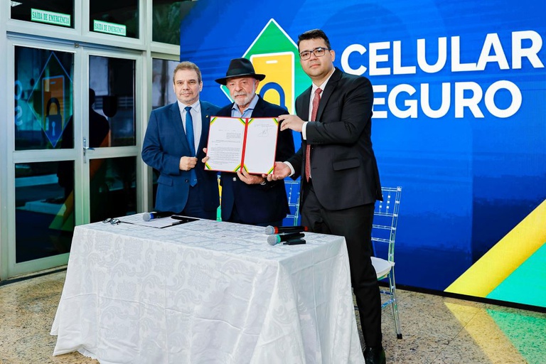 Governo lança novo Celular Seguro e cria banco de celulares roubados