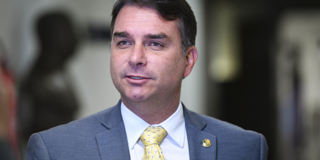 Plano de Flávio Bolsonaro vê IA como ferramenta chave para o serviço público e a economia