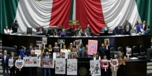 Deputados do México aprovam “Lei Antimemes” em meio a protestos contra censura